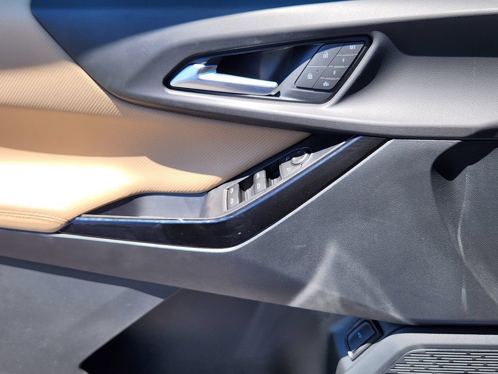 New 2026 Chevrolet Equinox ACTIV w/ Convenience Package III FWD image 7