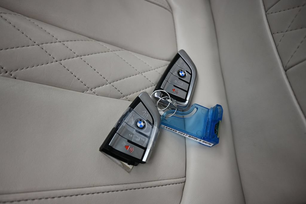 Used 2017 BMW 530i xDrive AWD/4WD image 59