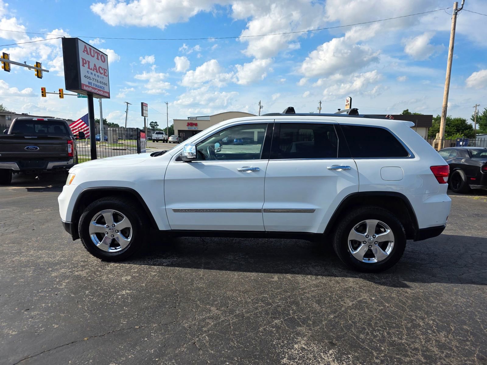 Used 2013 Jeep Grand Cherokee Limited w/ Luxury Group II AWD/4WD image 24