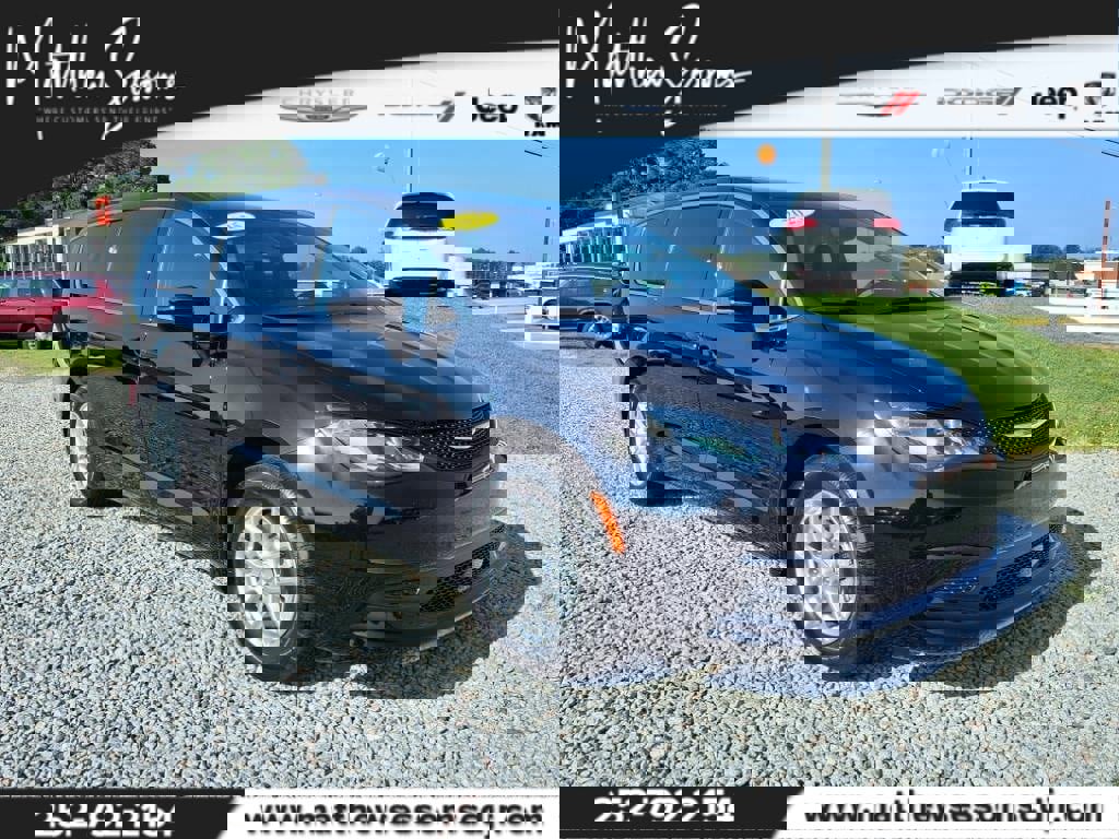 New 2025 Chrysler Voyager LX