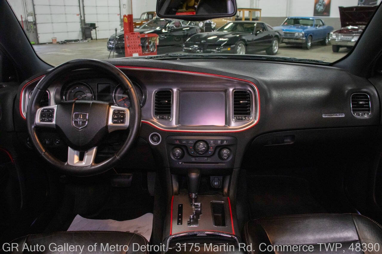Used 2011 Dodge Charger R/T RWD image 16