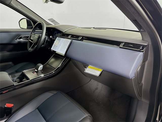 New 2026 Land Rover Range Rover Velar Dynamic SE image 31