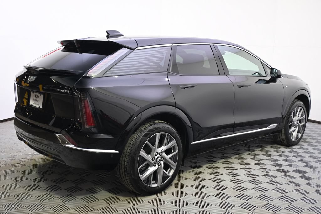New 2026 Cadillac Optiq Luxury 1 w/ LPO, Floor Liner Package AWD/4WD image 7