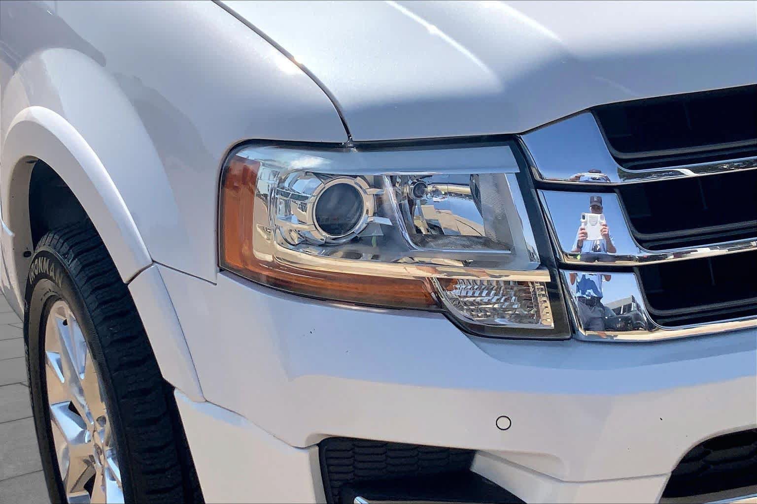 Used 2017 Ford Expedition EL Limited w/ Equipment Group 301A RWD image 28