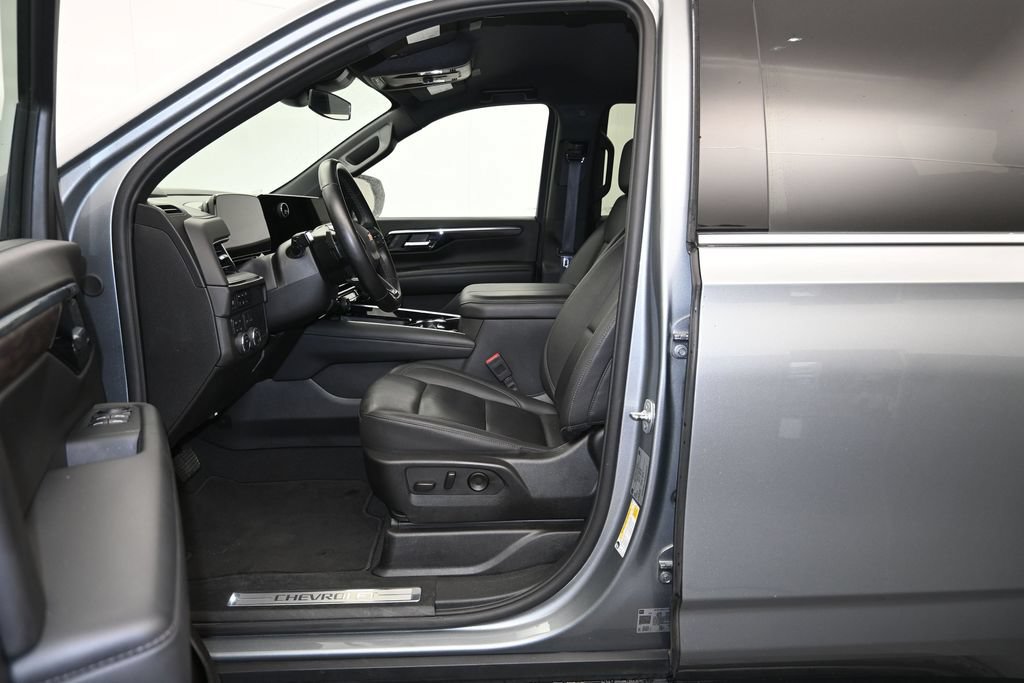 Used 2025 Chevrolet Tahoe LT AWD/4WD image 20