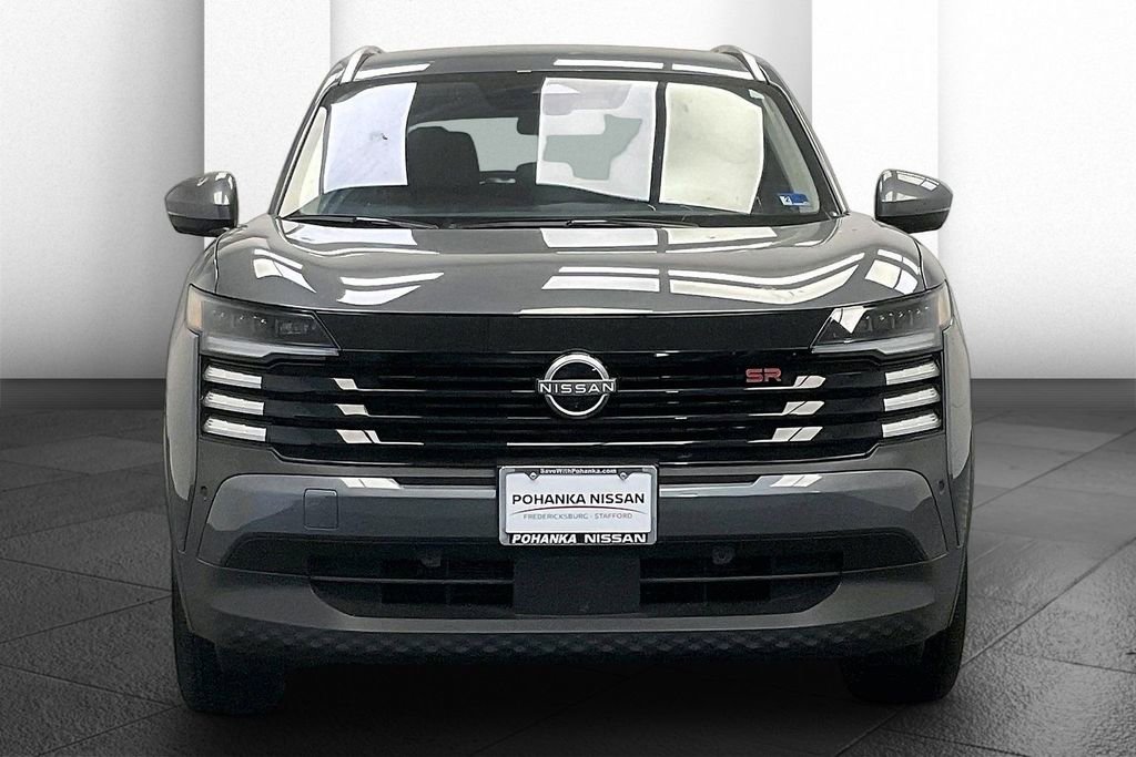 Used 2025 Nissan Kicks SR AWD/4WD image 2