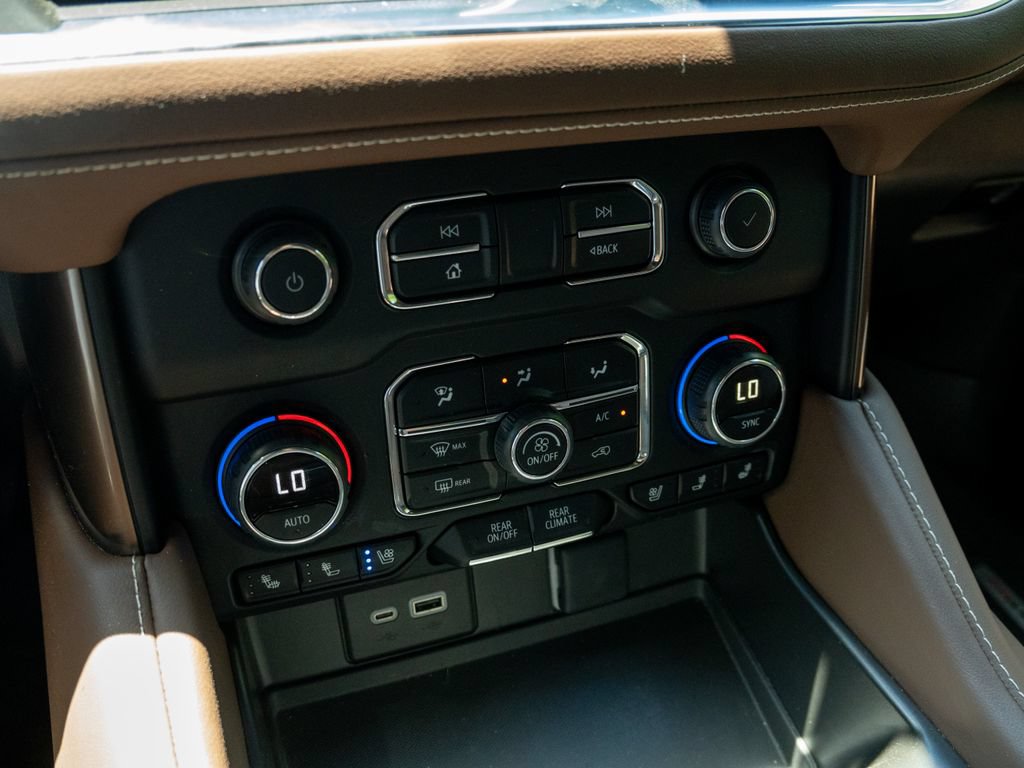 Used 2023 Chevrolet Tahoe High Country AWD/4WD image 14