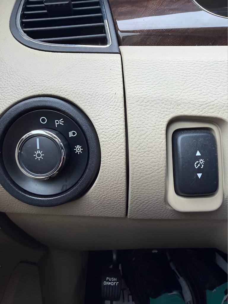 Used 2016 Ford Taurus Limited w/ Equipment Group 301A AWD/4WD image 19