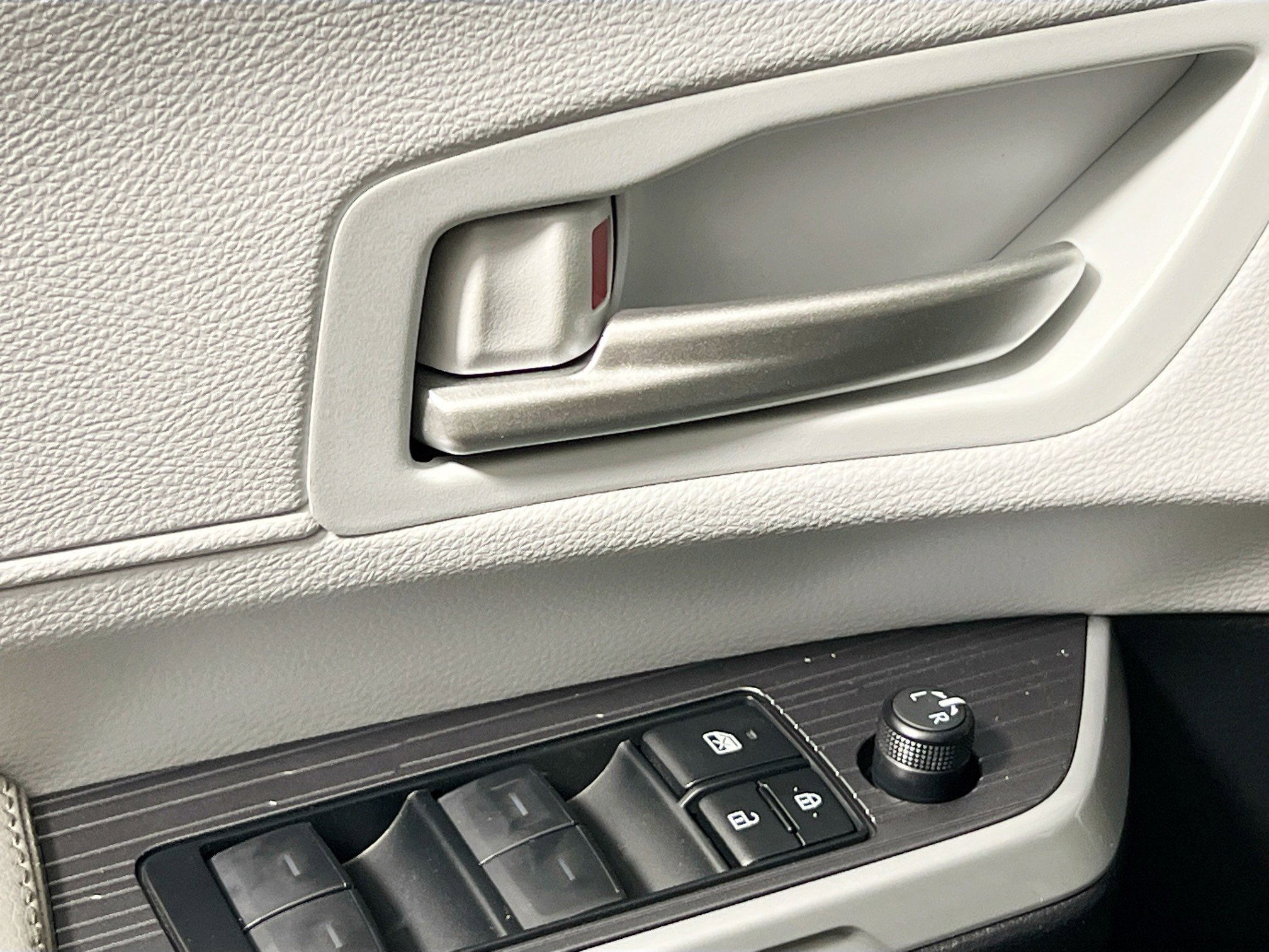 New 2026 Toyota Sienna XLE image 16