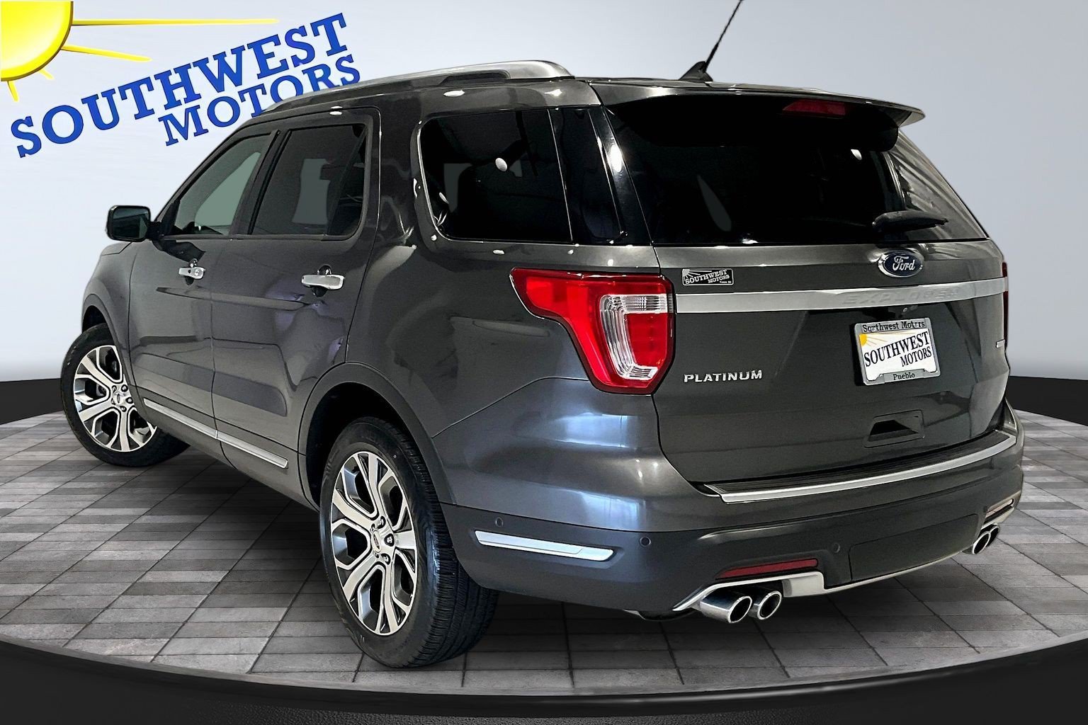 Used 2019 Ford Explorer Platinum AWD/4WD image 5