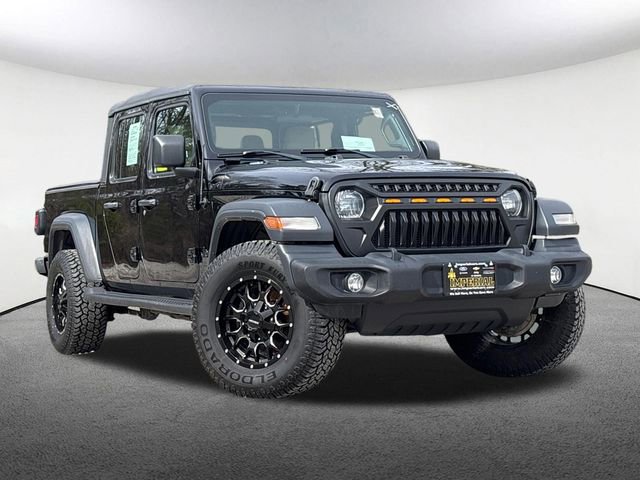 Used 2020 Jeep Gladiator Sport w/ Trailer Tow Package image 2