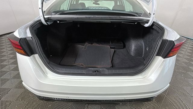 Used 2024 Nissan Altima 2.5 SR FWD image 28