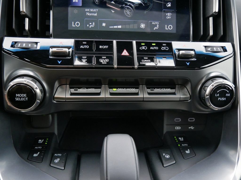 Certified 2025 Lexus LX 700h Luxury w/ Appearance Package AWD/4WD image 23