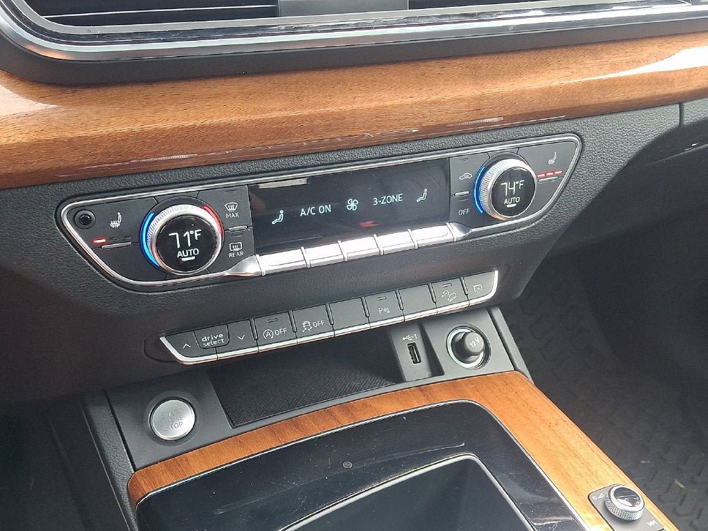 Used 2023 Audi Q5 2.0T Premium w/ Convenience Package AWD/4WD image 17