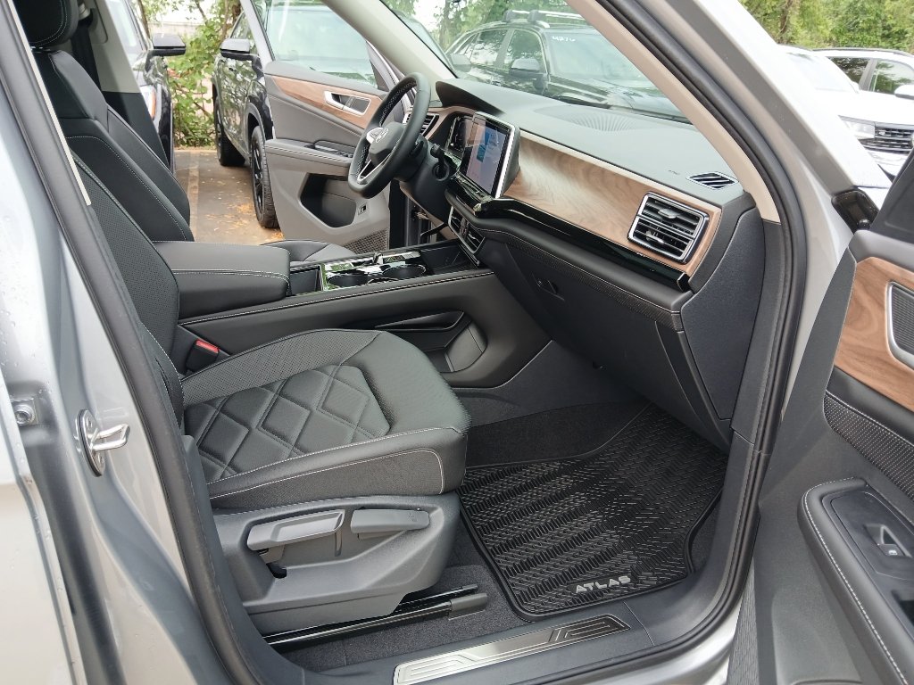 New 2026 Volkswagen Atlas SE FWD image 25