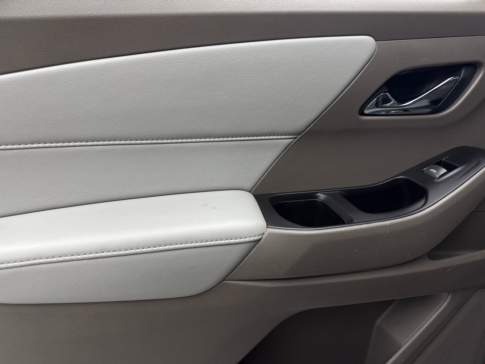 Used 2019 Chevrolet Traverse LT image 39