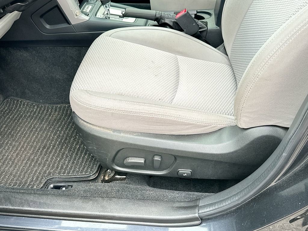 Used 2017 Subaru Forester 2.5i Premium w/ All-Weather Package AWD/4WD image 9