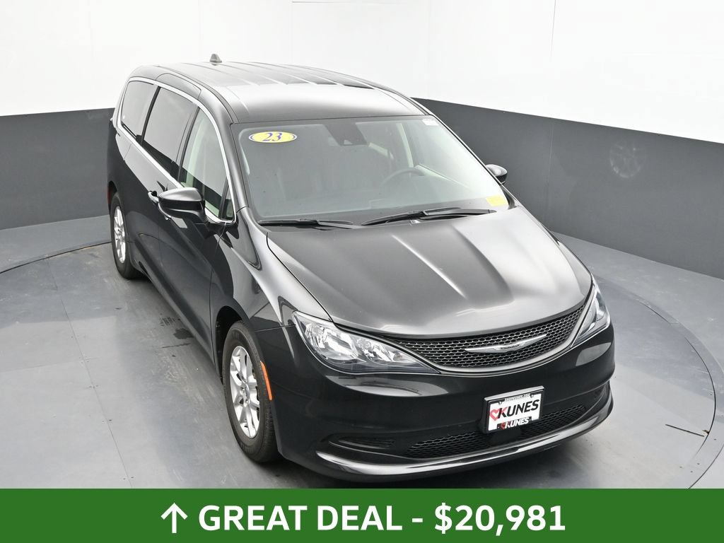 Used 2023 Chrysler Voyager LX FWD image 41