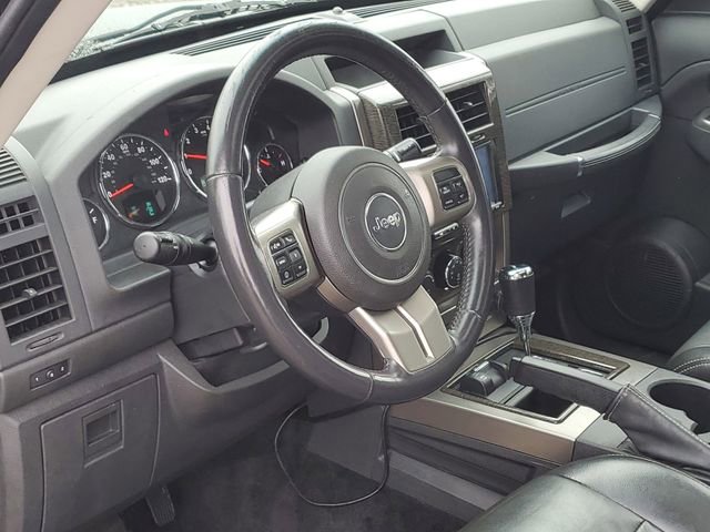 Used 2012 Jeep Liberty Limited Jet w/ Comfort/Convenience Group AWD/4WD image 18