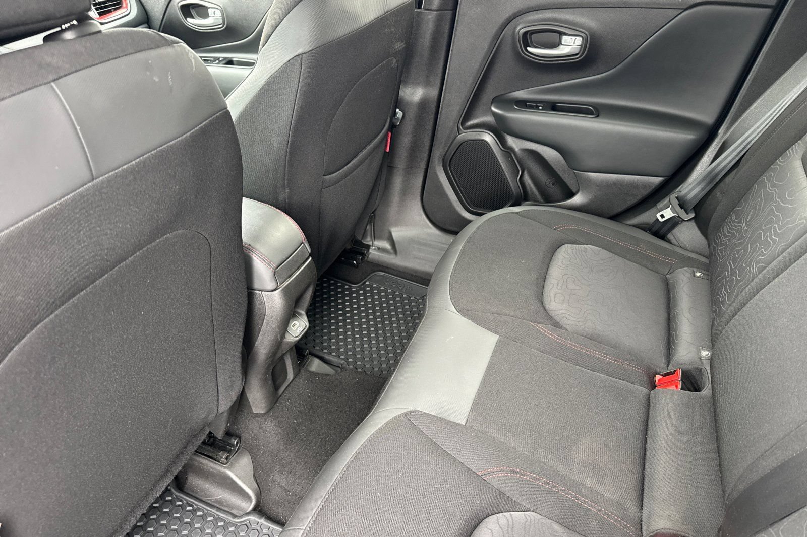Used 2023 Jeep Renegade Trailhawk AWD/4WD image 15