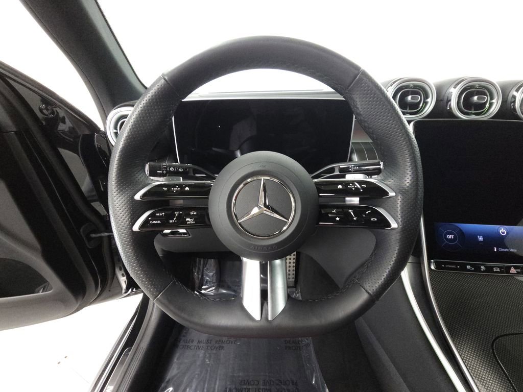 Used 2025 Mercedes-Benz GLC 350e 4MATIC image 12