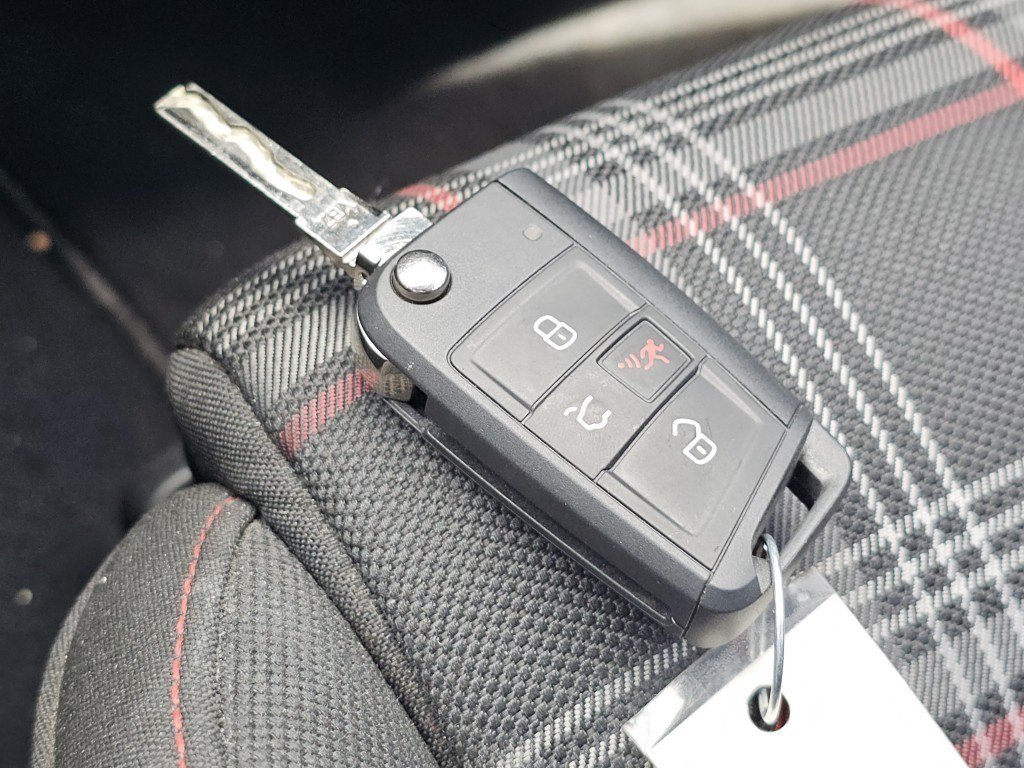 Used 2016 Volkswagen GTI S FWD image 31