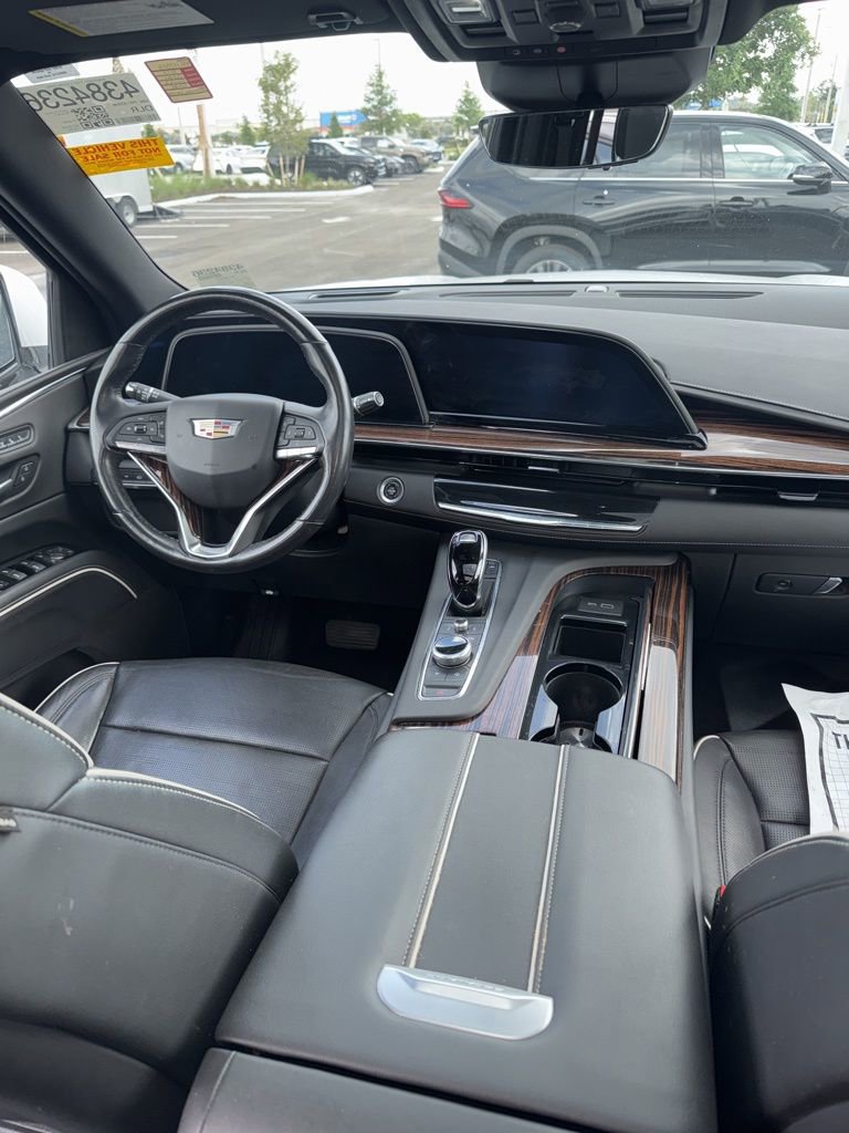Used 2023 Cadillac Escalade Premium Luxury image 7