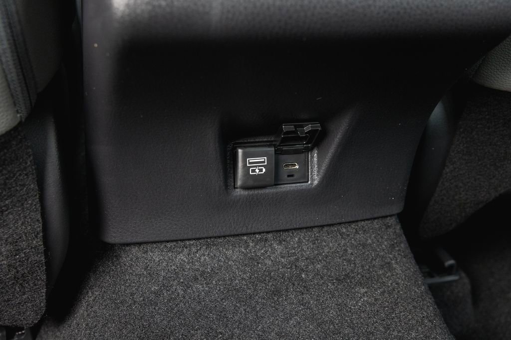 Used 2026 Toyota Camry SE FWD image 29