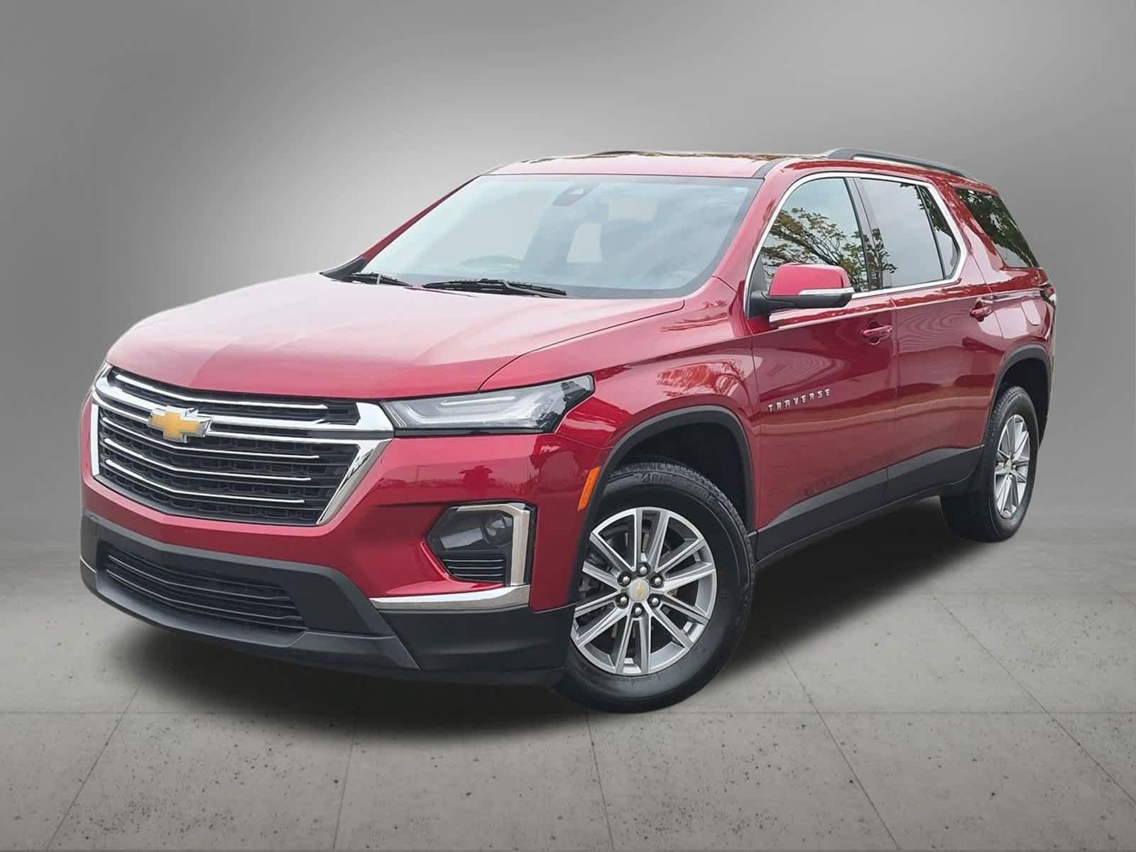 Used 2023 Chevrolet Traverse LT