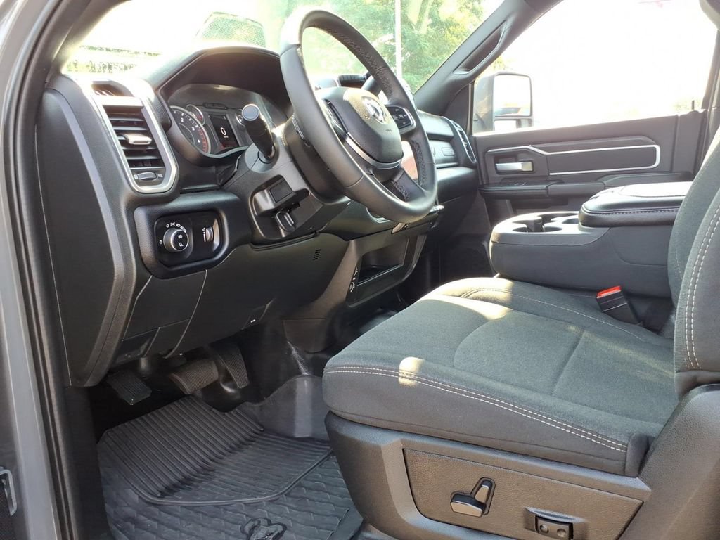 Certified 2026 RAM 3500 Big Horn AWD/4WD image 12
