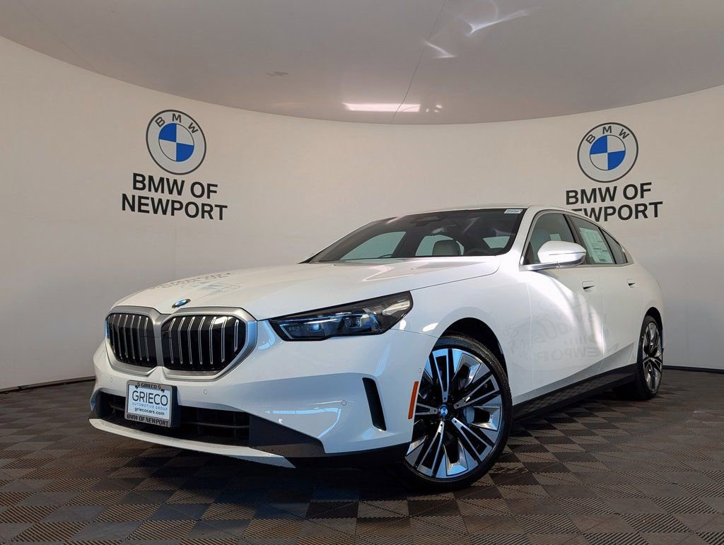 New 2026 BMW 530i xDrive w/ Premium Package