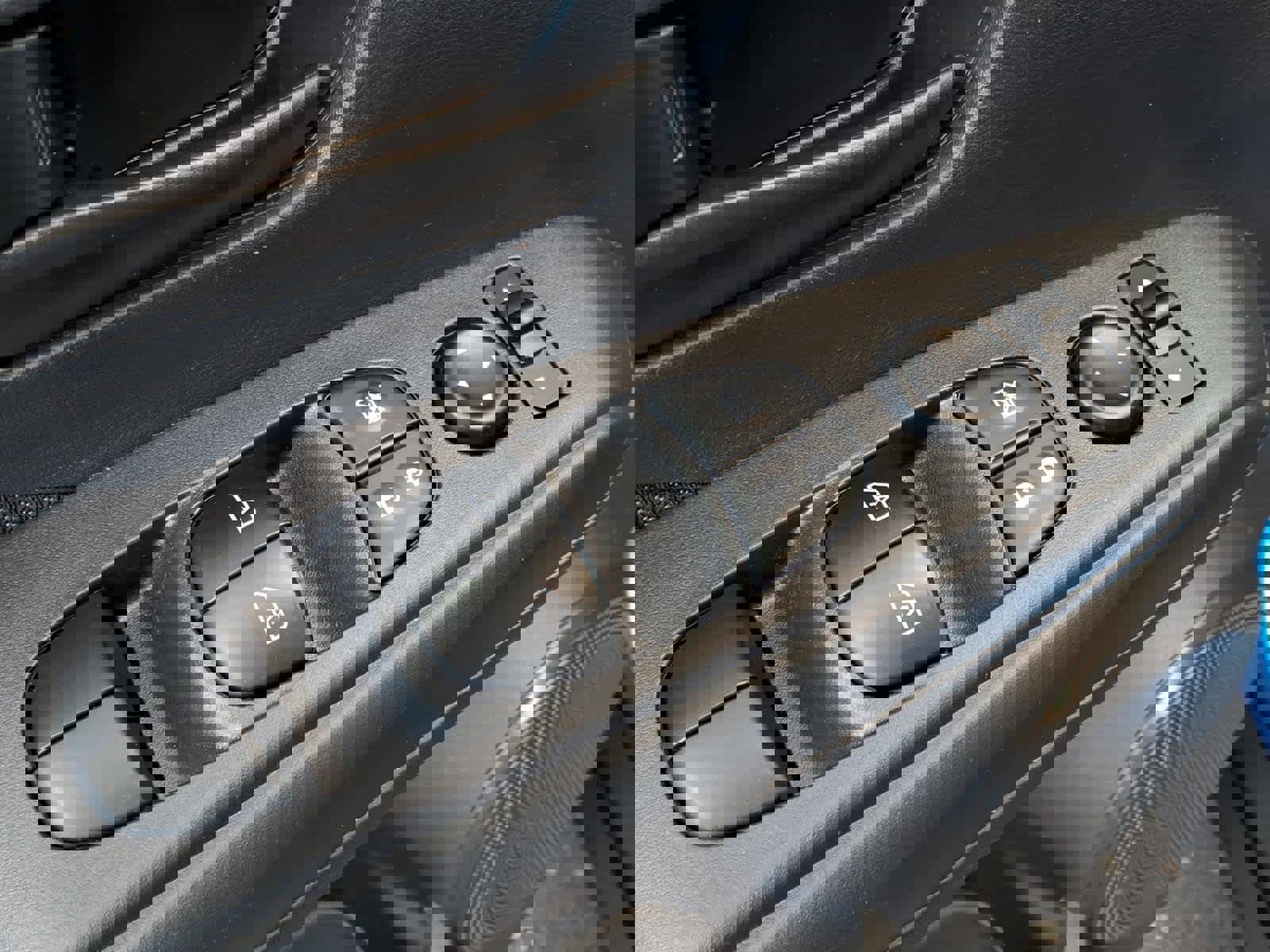 Used 2022 Nissan Kicks S image 23