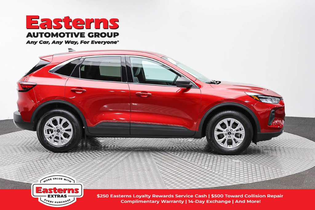 Used 2023 Ford Escape Active AWD/4WD image 5
