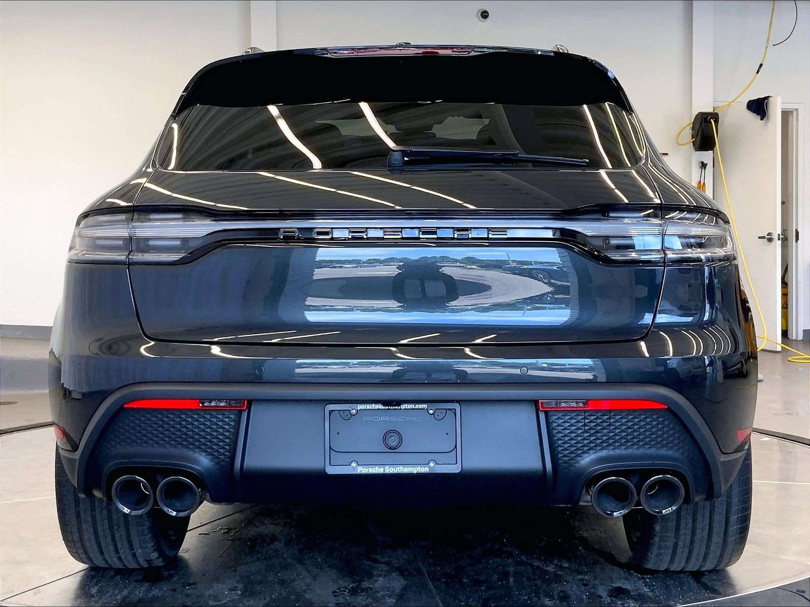 Certified 2026 Porsche Macan AWD/4WD image 6
