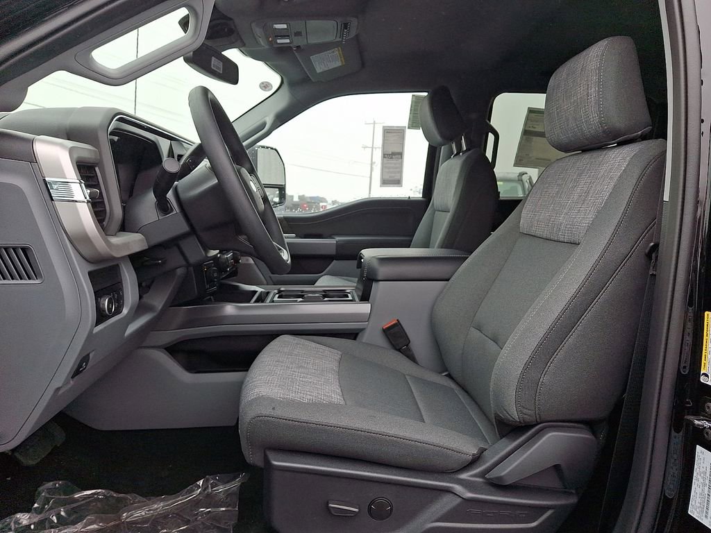 New 2026 Ford F350 XLT w/ XLT Premium Package AWD/4WD image 9