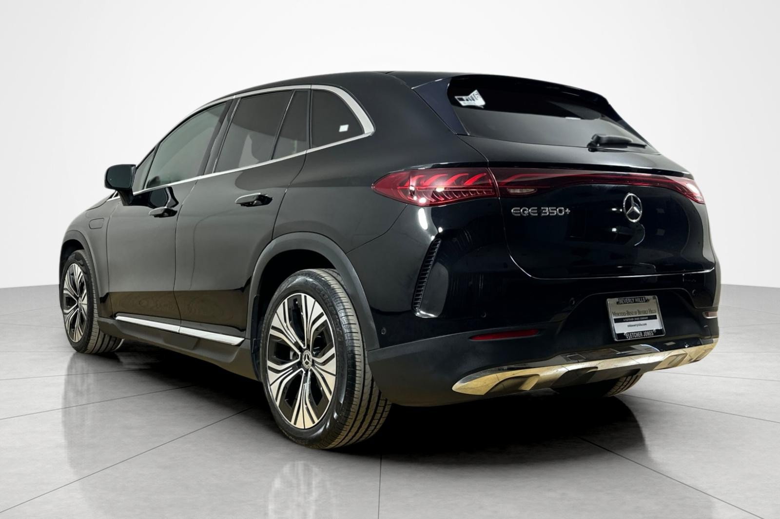 Used 2023 Mercedes-Benz EQE 350+ SUV image 3