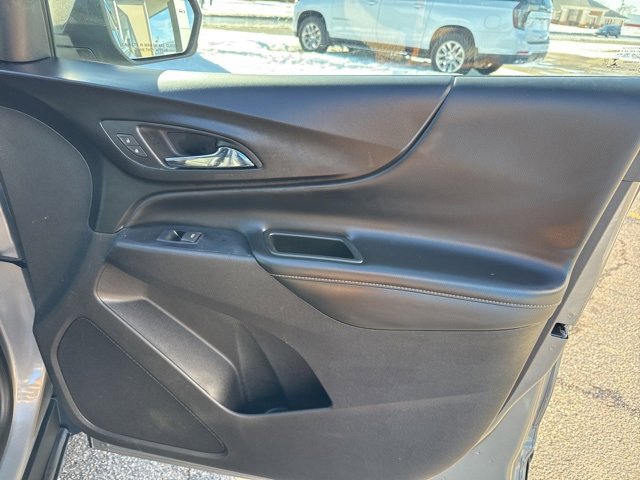 Used 2018 Chevrolet Equinox Premier image 16
