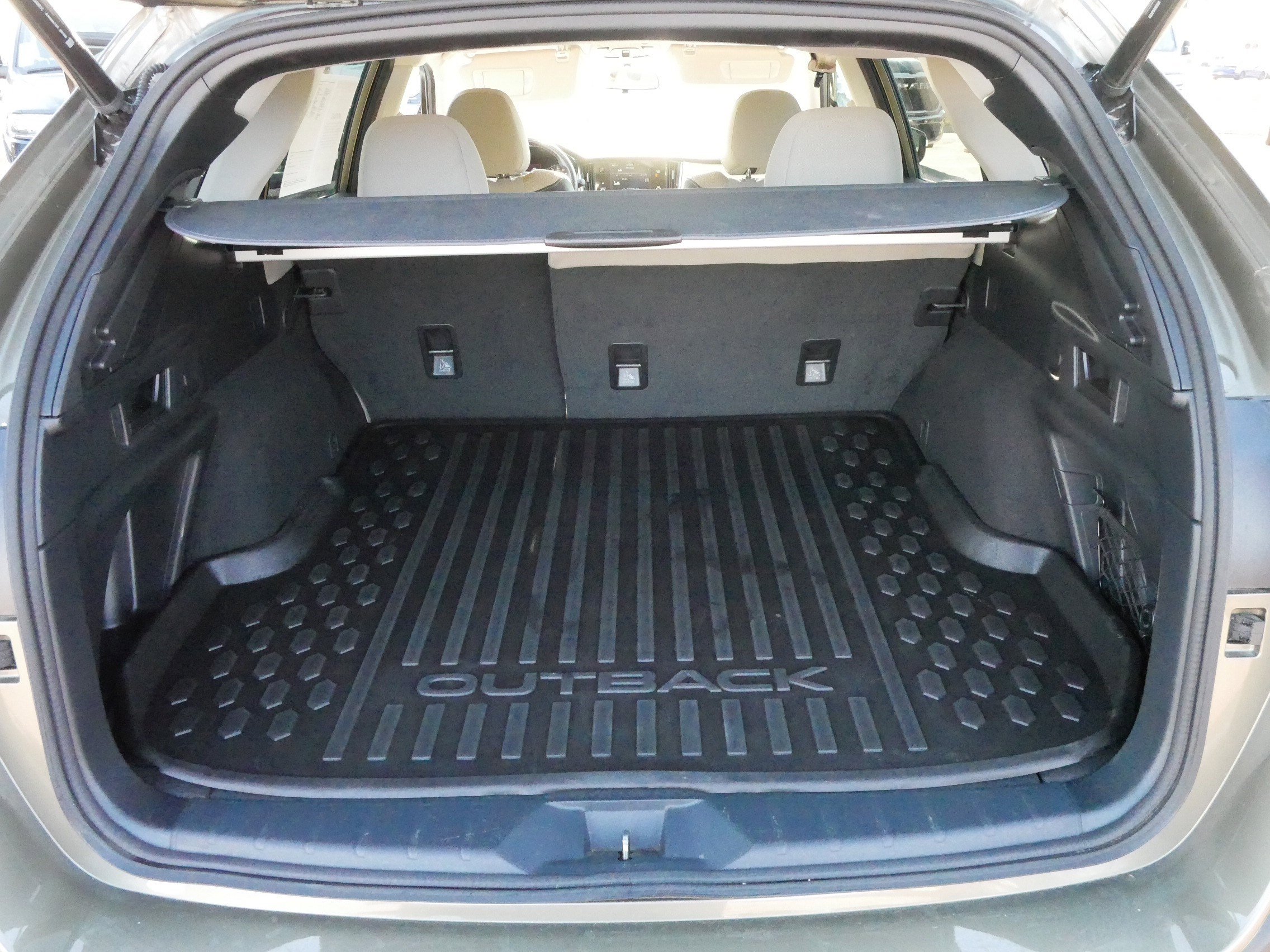 Used 2022 Subaru Outback Premium image 18