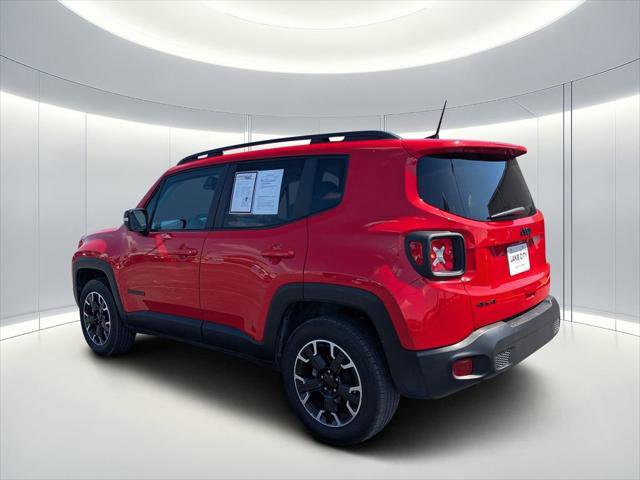 Certified 2023 Jeep Renegade Latitude AWD/4WD image 5