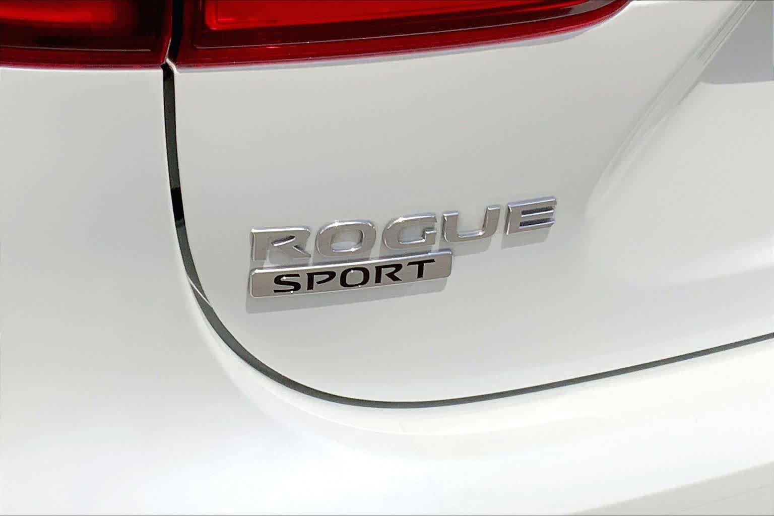 Used 2022 Nissan Rogue Sport SL w/ Premium Package FWD image 31