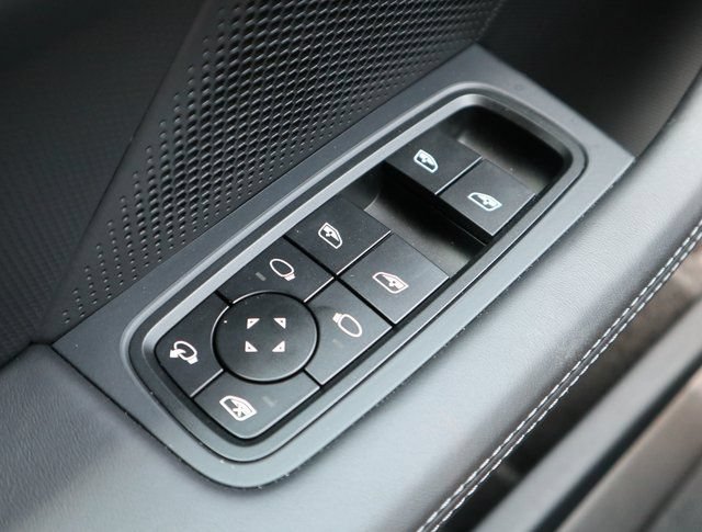 New 2025 Porsche Taycan 4S AWD/4WD image 25