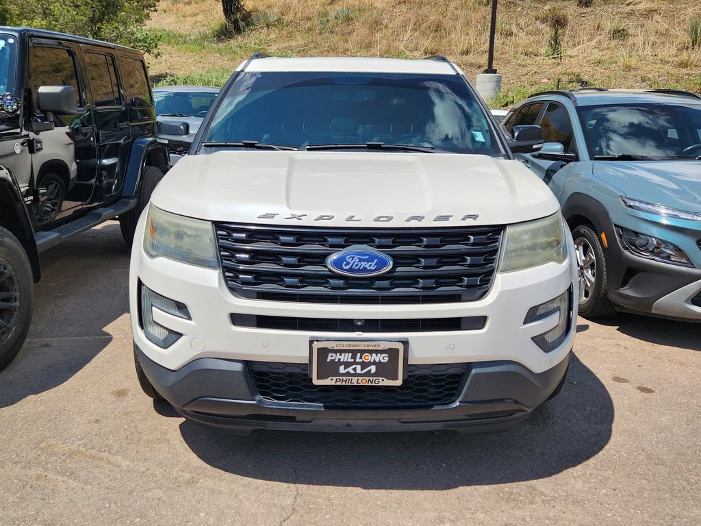 Used 2016 Ford Explorer Sport w/ Equipment Group 401A AWD/4WD image 2