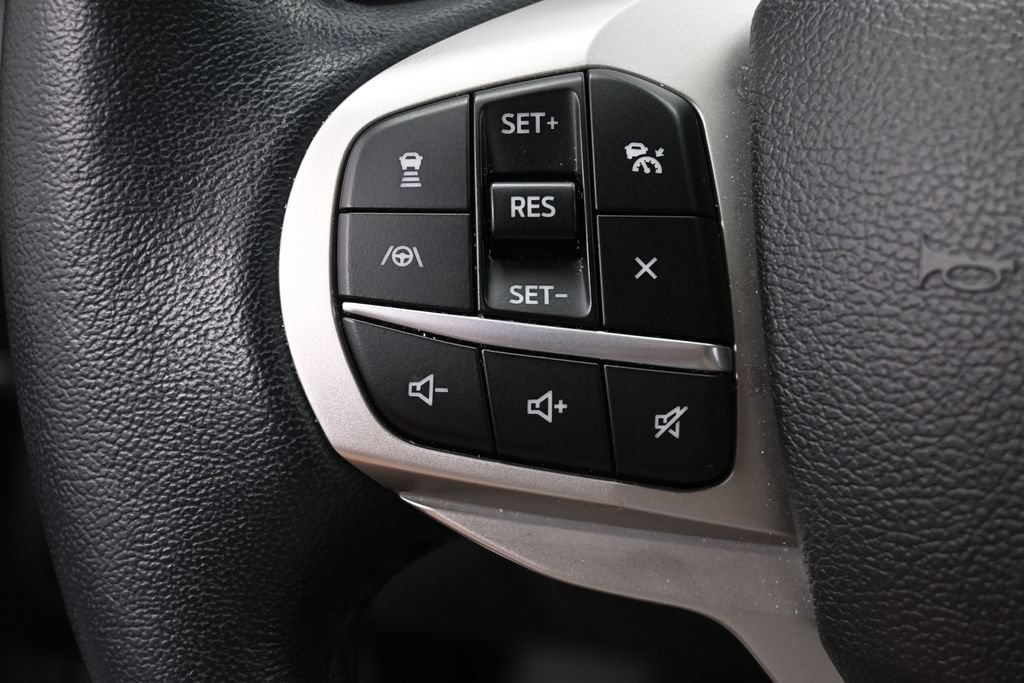Used 2022 Ford Explorer Limited w/ Equipment Group 301A AWD/4WD image 17