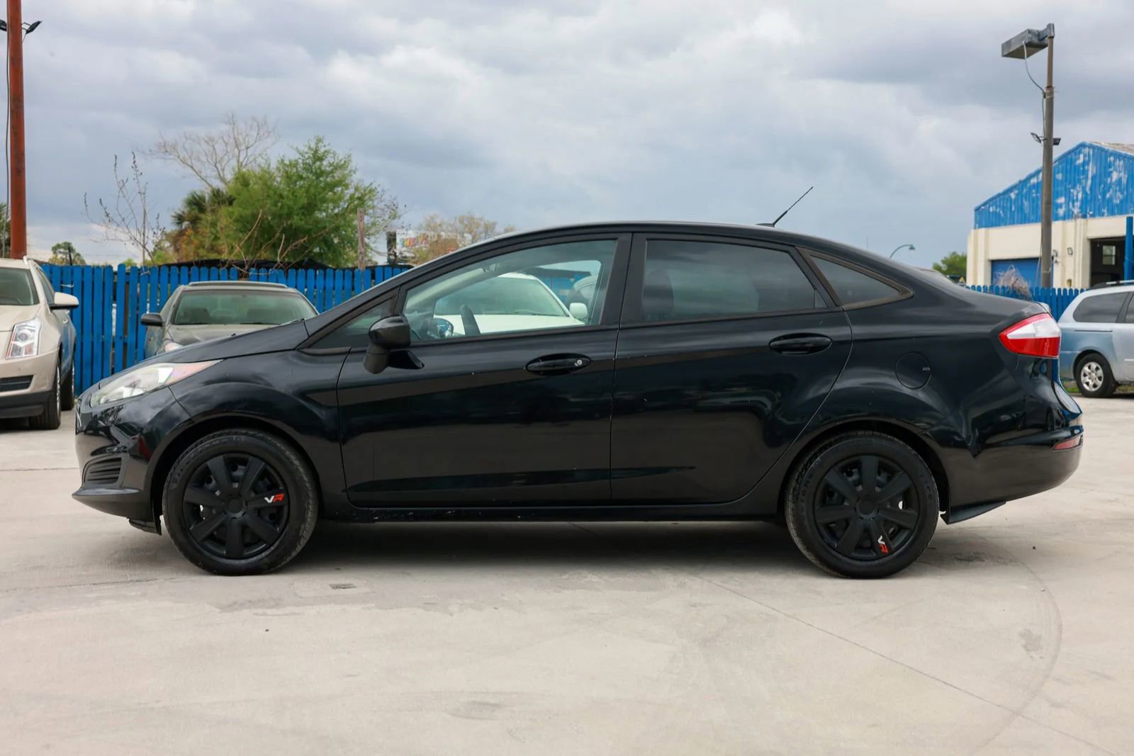 Used 2017 Ford Fiesta S FWD image 3