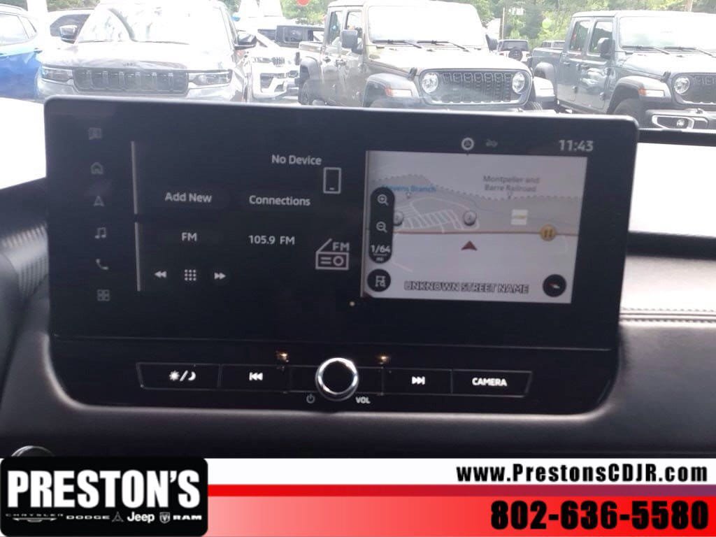 Used 2025 Mitsubishi Outlander AWD image 17