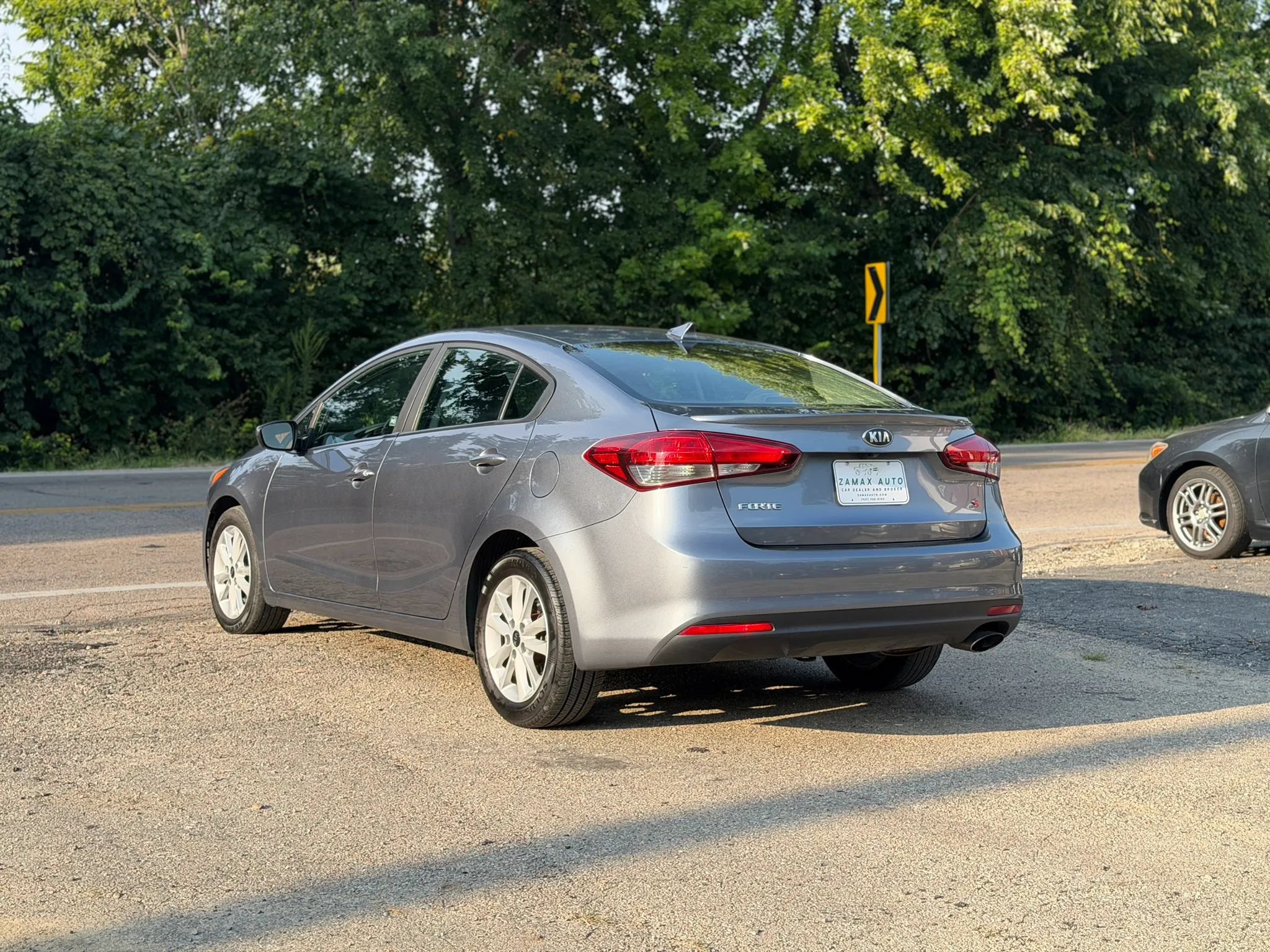 Used 2017 Kia Forte S FWD image 13