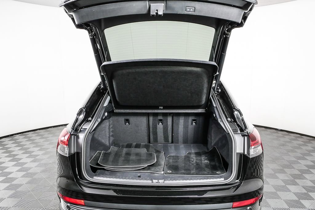 Certified 2023 Audi Q4 e-tron Prestige w/ Black Optic Package image 31