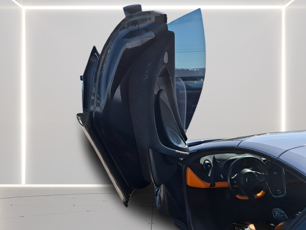 Used 2018 McLaren 570S Spider RWD image 15