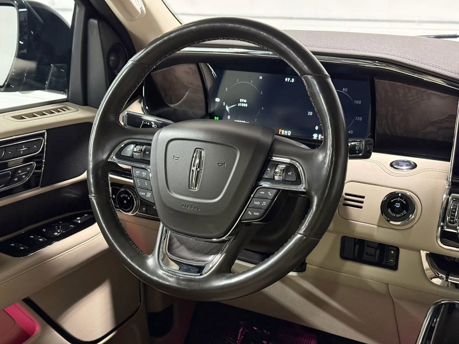 Used 2019 Lincoln Navigator L Reserve AWD/4WD image 24