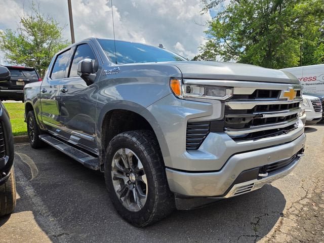Used 2024 Chevrolet Silverado 1500 High Country w/ Technology Package AWD/4WD image 4